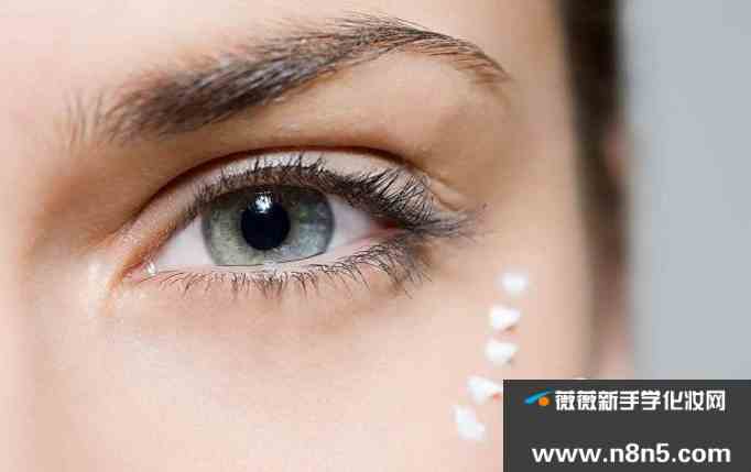 有什么可以抚平细纹的眼霜产品？