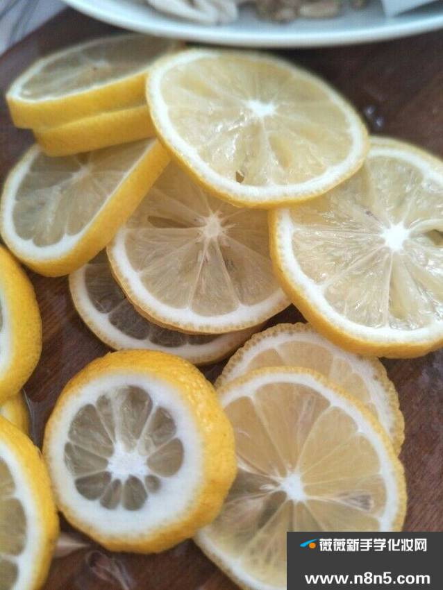 整个身体都可以美白的柠檬百香果蜂蜜