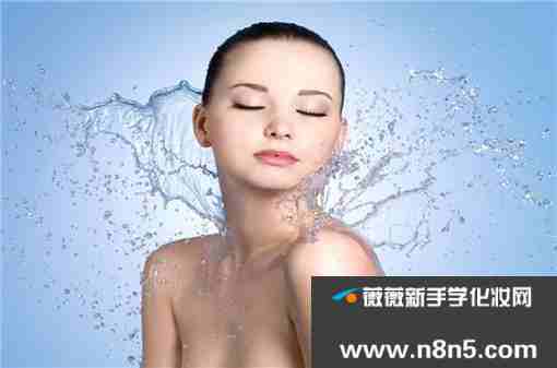 女性给肌肤补水的方法有哪些？什么时间补水最好